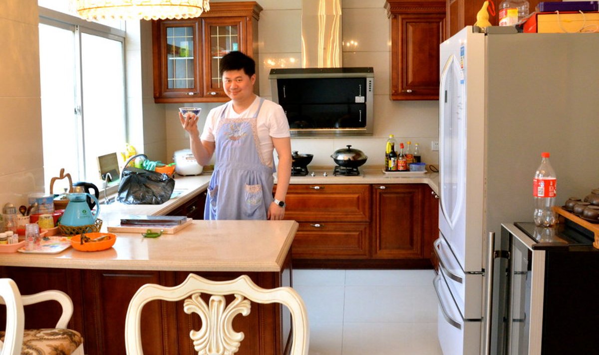Eestis õiget Hiina toitu ei saa, seega meeldib Xiaotian Zhangile vabal ajal ise kokata. Pilt on tehtud tema Hiina kodus.