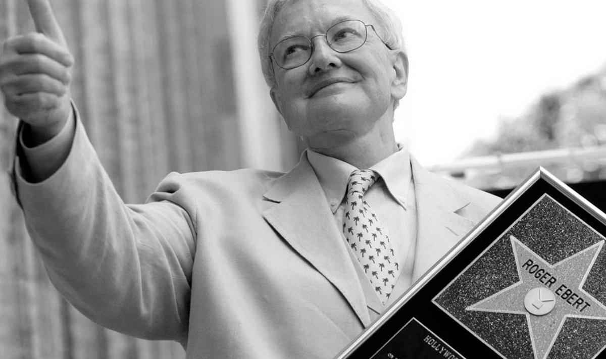Pöial püsti! Filmikriitik Roger Ebert sai Hollywoodi kuulsuste kõnniteel Walk of Fame 2005. aastal oma tähe.