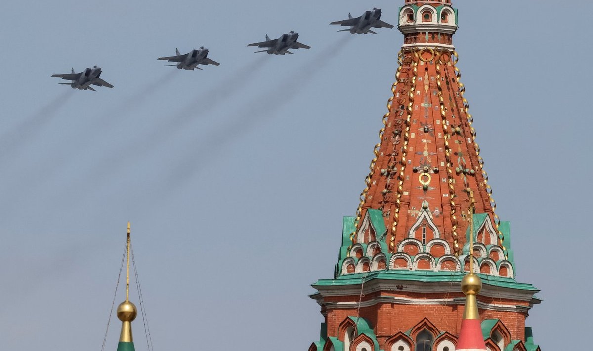 MiG-31BM lennukid Kremli kohal 9. mai paraadil.