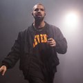 VIDEO | Lumehelbekeste vihakarjed sundisid üllatusesineja Drake'i kontserdi lavalt maha astuma