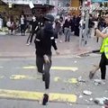 VIDEO | Hongkongis tulistas politseinik meeleavaldajat