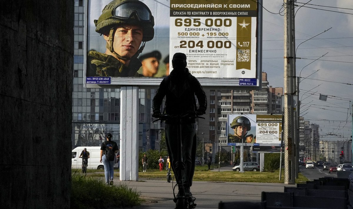 Peterburi välireklaam kutsub elanikke vabatahtlikult armee palgale. Mobilisatsioonist rääkida ei taheta.