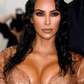 VIDEO | Kim Kardashian joob juuraeksamiks õppides tekiilat