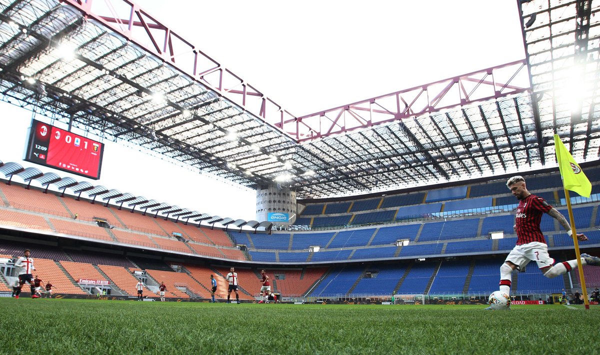 Milani ja Genoa mäng tühjade tribüünide ees