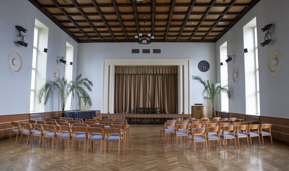 Alar Kotli disainitud gümnaasiumihoone oli esimene Eestis, kuhu ehitati eraldi aula ja võimla.