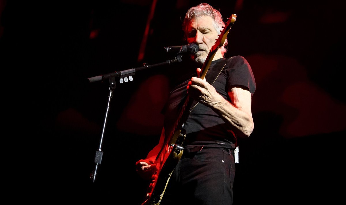Roger Waters Performs in Toronto