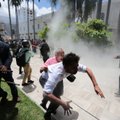 FOTOD ja VIDEO | Venezuelas tungisid Maduro toetajad parlamenti ja asusid opositsiooni peksma