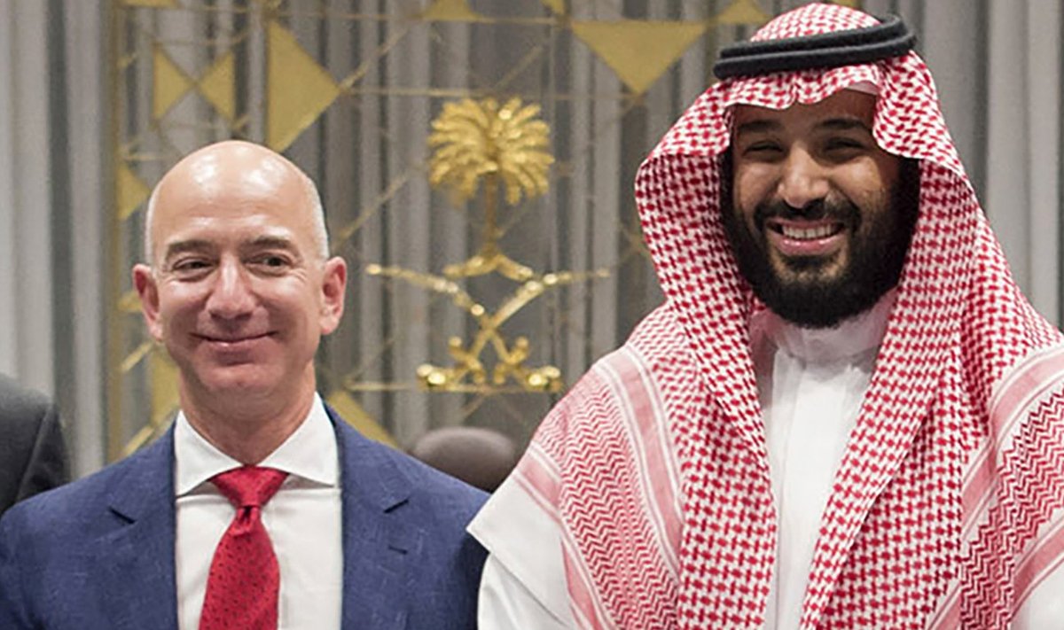 Jeff Bezos ja kroonprints Mohammad 2016. aastal Saudi Araabias