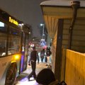 ФОТО | В Таллинне автобус въехал в стену жилого дома. Очевидец: „дом задрожал“