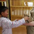 Jaapani loomaaias saab pai teha lõvikutsikatele