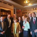 Nobeli kirjanduspreemia laureaadi Aleksijevitši korterisse Minskis kogunesid kaitseks Euroopa diplomaadid