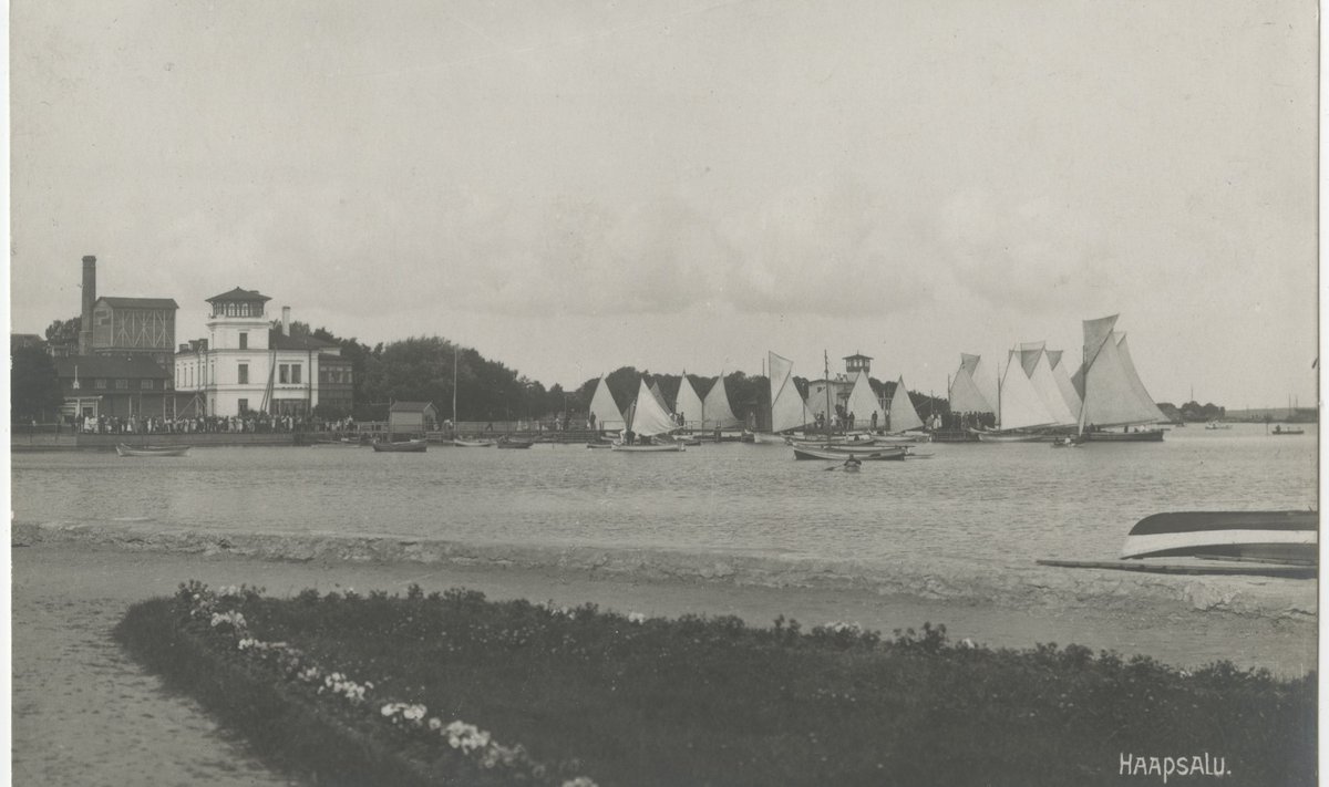 VÕISTLUS HAAPSALU LAHEL: 1933. aasta juulis merel hukkunud purjetajad Johannes Lauba ja Voldemar Olup osalesid ka purjejahtide võistlustel Haapsalu lahel.