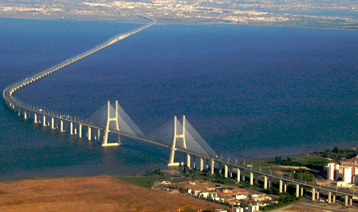 Üheks eeskujuks on sillamõtte eestvedajatele Portugalis asuv Vasco Da Gama sild. 