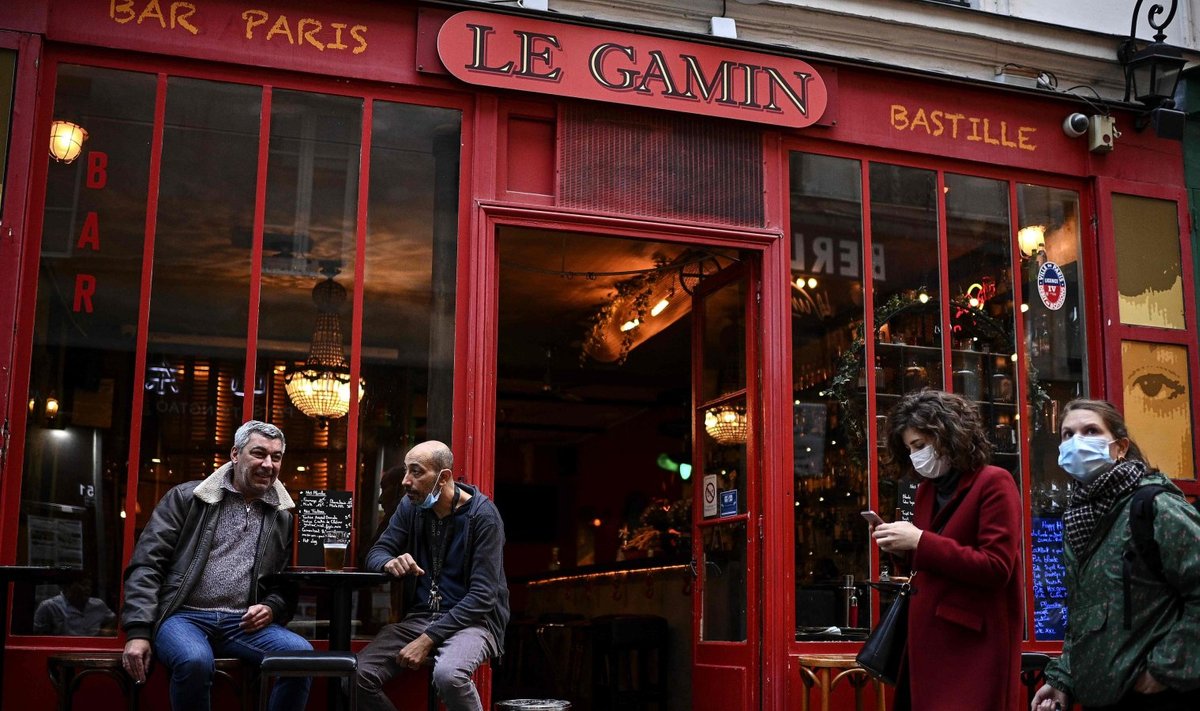 Pariisi baarikülastajad 3. oktoobril