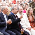 Неутомимый президент Ильвес: официально не отдыхает, но получает компенсацию в 6026 евро