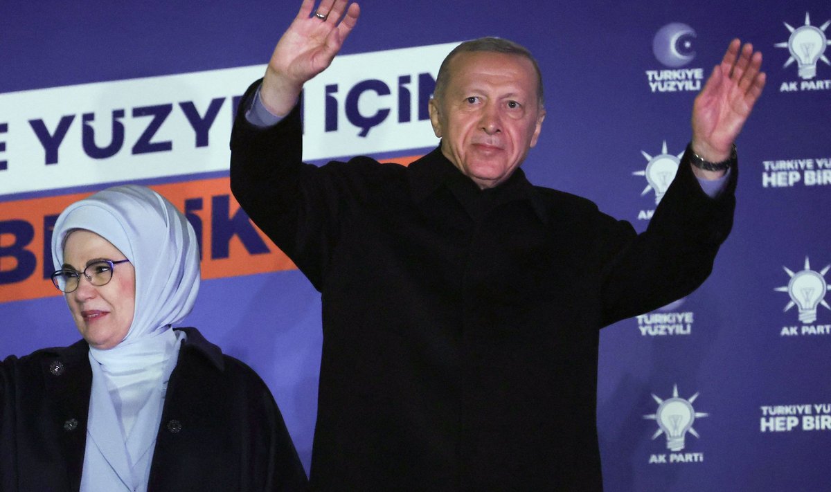 Reccep Tayyip Erdoğan pühapäeval toetajate ees