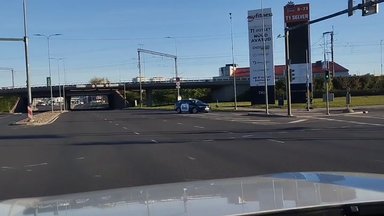 VIDEO | Ohtlik olukord: Bolti juht sõitis Tallinnas tuimalt vastassuunas