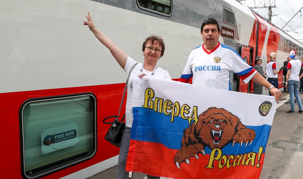 Jalgpallifännid Venemaa Raudteede rongiga Moskvasse suundumas. 