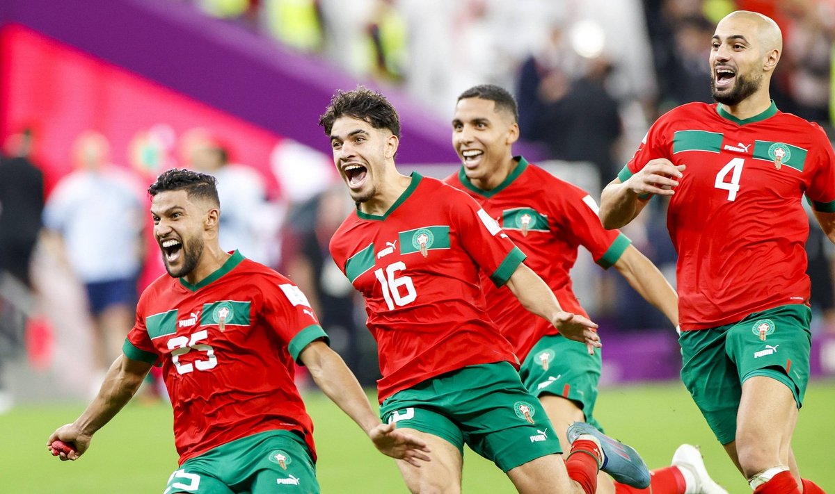 Maroko jalgpallurid juubeldavad