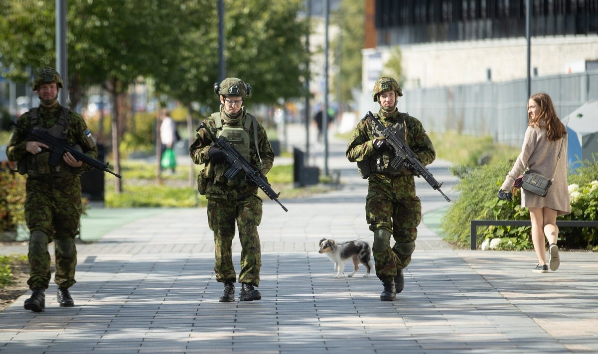 Üle poolte uuringule vastanute oleks valmis Eestit sõjalise rünnaku korral oma võimete ja oskuste kohaselt kaitsma.