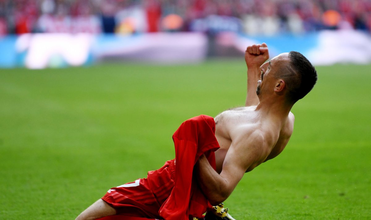 Franck Ribery väravat tähistamas