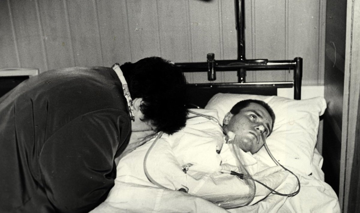 Täies elujõus noorel mehel Ruslan Kirillovil tekkis 1996. aastal arsti vea tõttu ajukahjustus. Tema ema tõi arstide ravivigade teema esimesena avalikkuse ette ja võitles kohtus välja hüvitise.