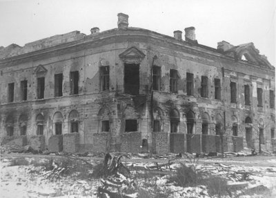 Kommertsgümnaasiumi hoone esikülg Narvas, 1944/45.aastal
