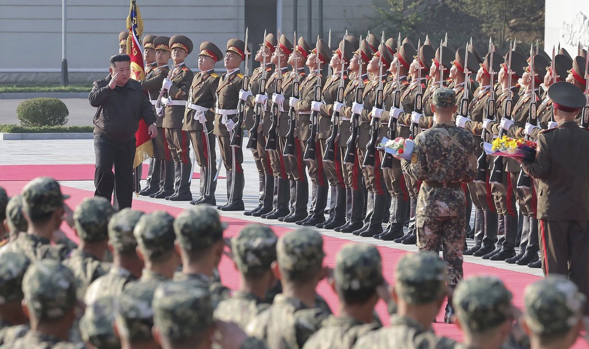 KARASTUNUD VERI: Põhja-Korea diktaator Kim Jong-un saab varsti rahulolevalt inspekteerida sõdureid, kes pole teinud ainult palja ülakehaga propagandavideoid, vaid on päriselt lahingus käinud.