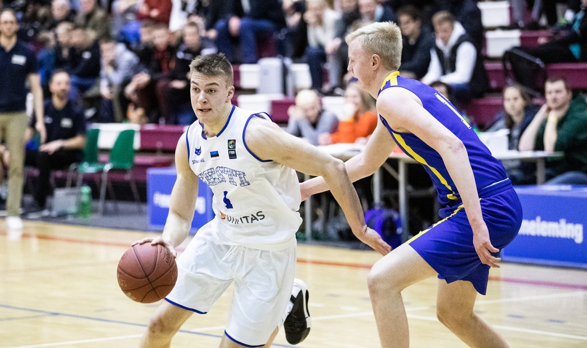 Eesti U18 koondislane Hugo Toom (palliga).