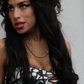 SUUR MURE: Amy Winehouse`i uued tissid lekivad