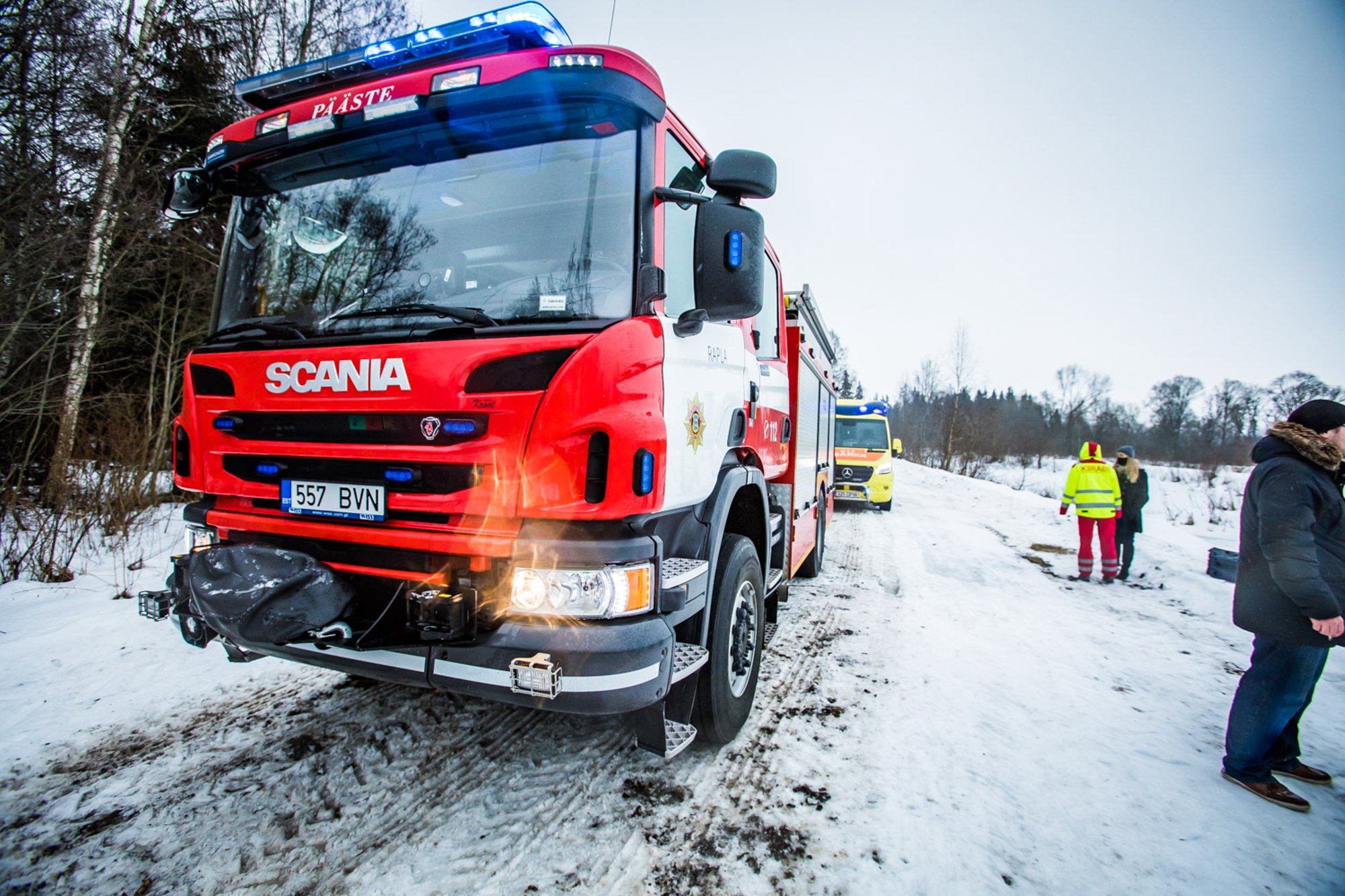 ФОТО | Трагедия на охоте: автомобиль провалился в пруд, погибли мужчина и  две собаки - Delfi RUS