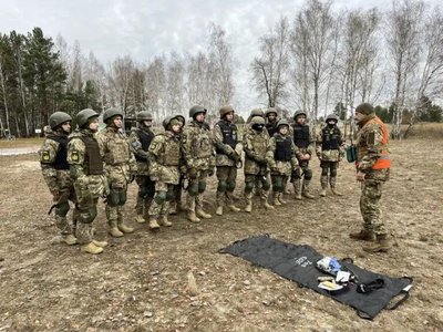 Учения по огневой подготовке в Киевском военном лицее