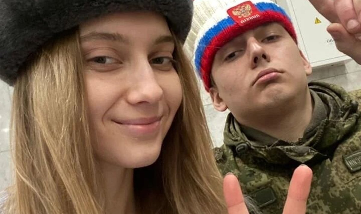VÕIDU MÄRK: Vene vehkleja Anna Smirnova poseerib oma sõdurist vennaga. Just Smirnovaga keeldus MMil pärast matši kätt surumast Ukraina võistleja Olha Harlan, kes sai selle eest disklahvi. Rahvusvahelise vehklemisliidu boss on muuseas Vene oligarh Ališer Usmanov.