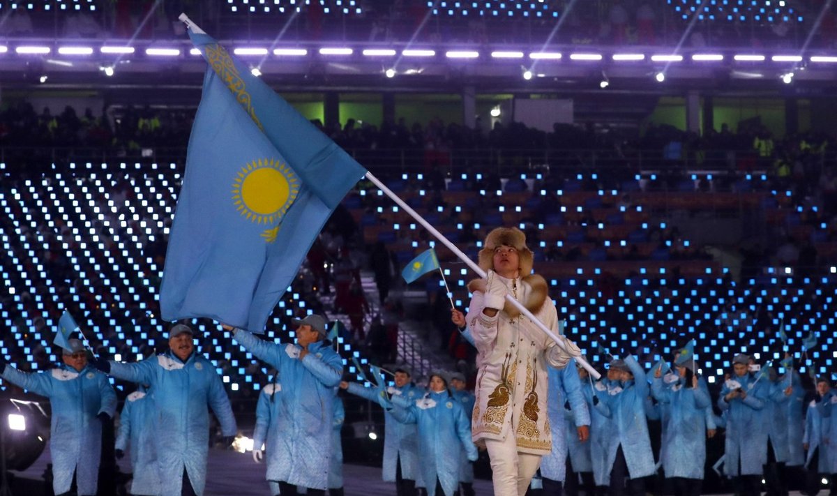 Kasahstani lipp Pyeongchangi olümpia avatseremoonial.