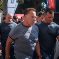 VIDEO | Šokeeriv intsident Lõuna-Aafrikast: hullunud inimene ründas 71-aastast Arnold Schwarzeneggerit selja tagant tugeva jalalöögiga