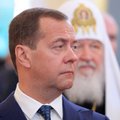 Venemaa valitsus astus tagasi, Putin esitas Medvedevi uuesti peaministrikandidaadiks