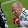 Põlve vigastanud Robben viidi Augsburgi mängult haiglasse