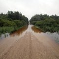 ФОТО и ВИДЕО DELFI: В Южной Эстонии уже много дней льют дожди, дороги размыты