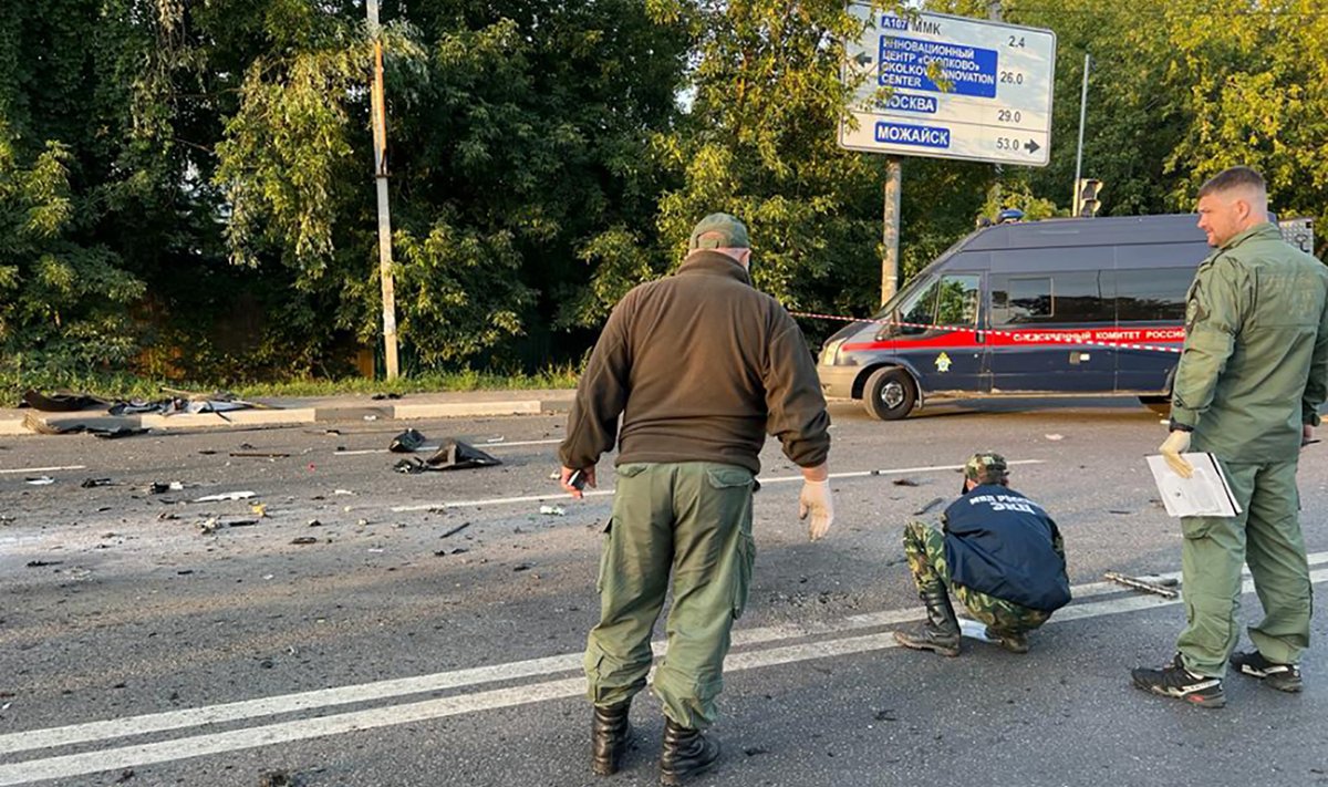 На фото - последствия взрыва, в результате которого погибла Дарья, дочь идеолога Путина Александра Дугина. По данным американской разведки, взрыв был организован Украиной.