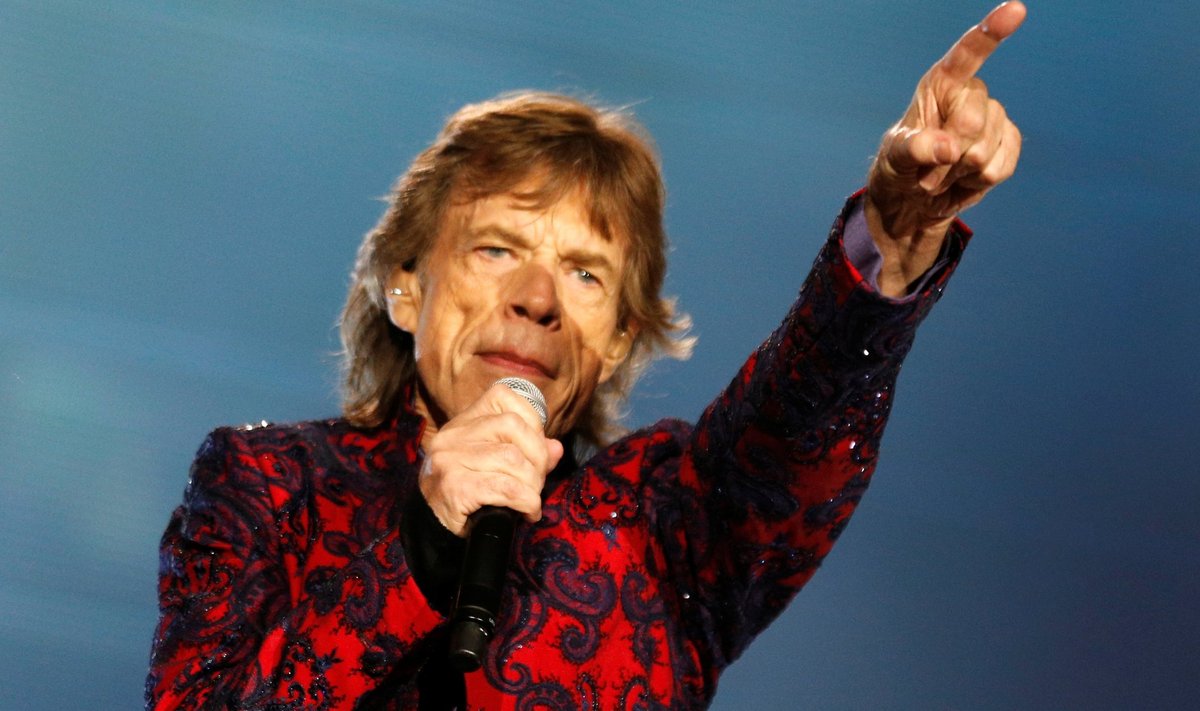 Mick Jagger of The Rolling Stones sings during their "Latin America Ole Tour" at the Foro Sol in Mexico City