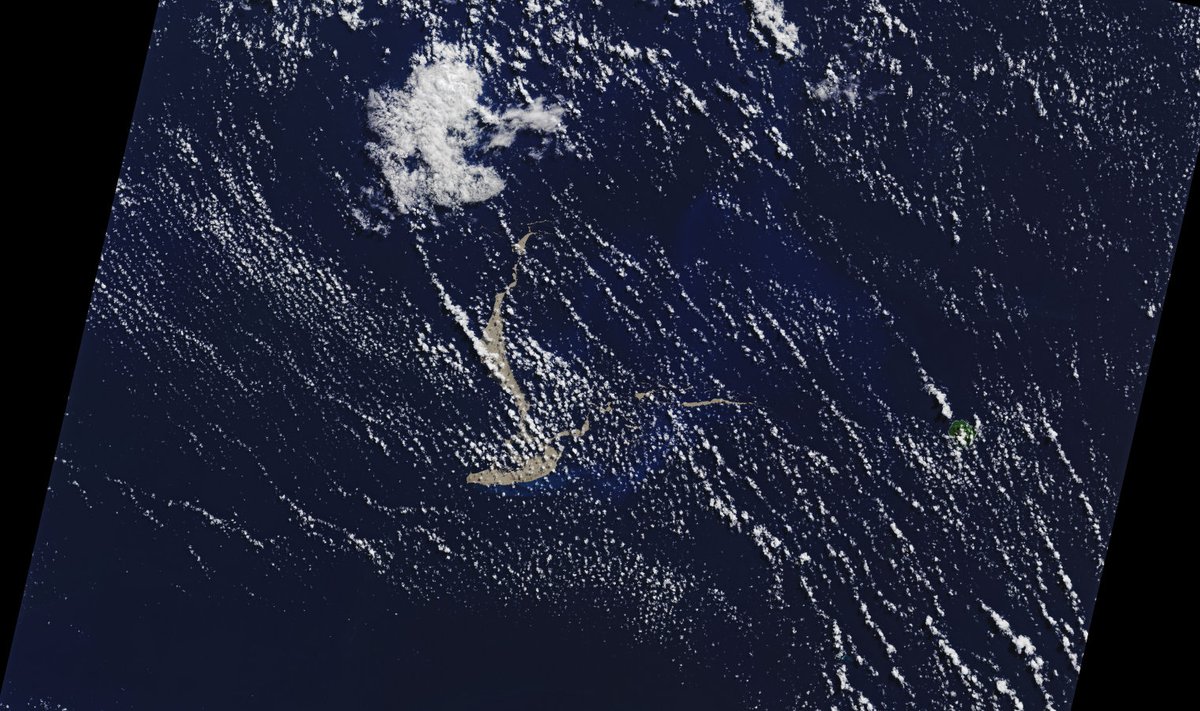 Tonga lähedale tekkinud pimsist ujuv saar.