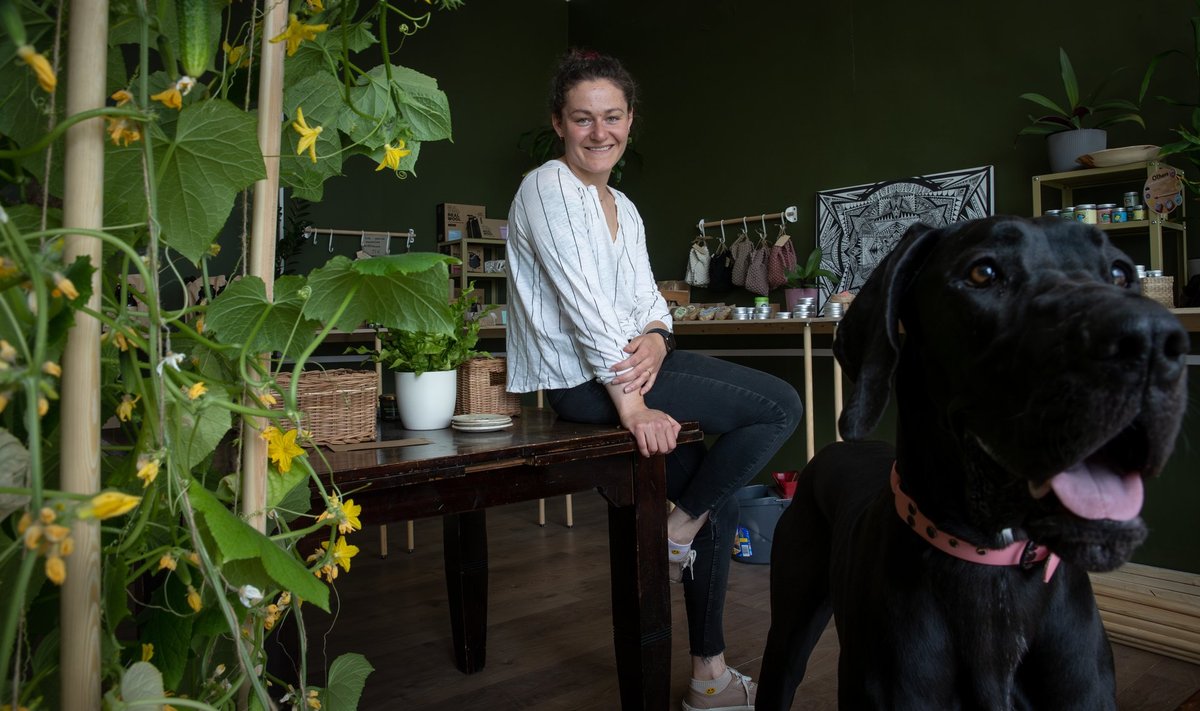 Heldena Lindvere muretseb kliima pärast ja on seetõttu astunud otsustavaid samme, et oma elu muuta ja ajendada teisigi keskkonnale mõtlema. 