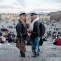 VIDEO: Helsingis jätkuvad hullumeelsed Vappu-pidustused üle terve linna