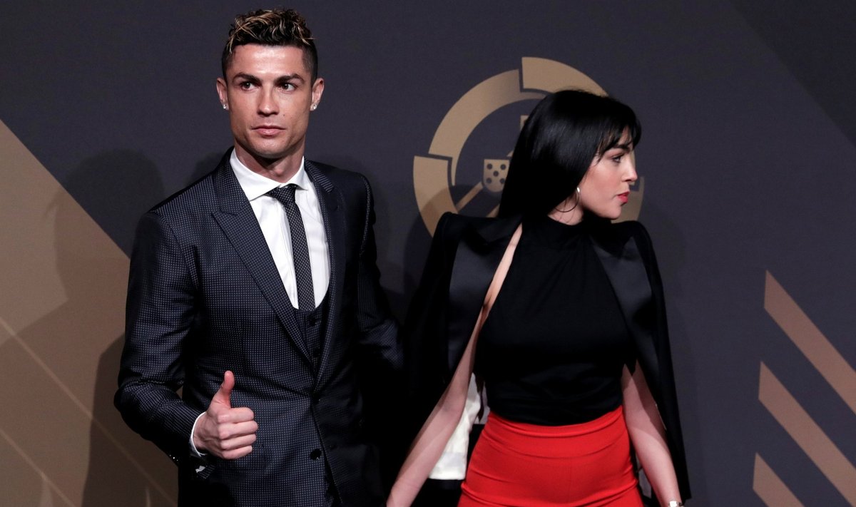 Cristiano Ronaldo ja Georgina Rodriguez Portugali parima jalgpalluri valimisel.