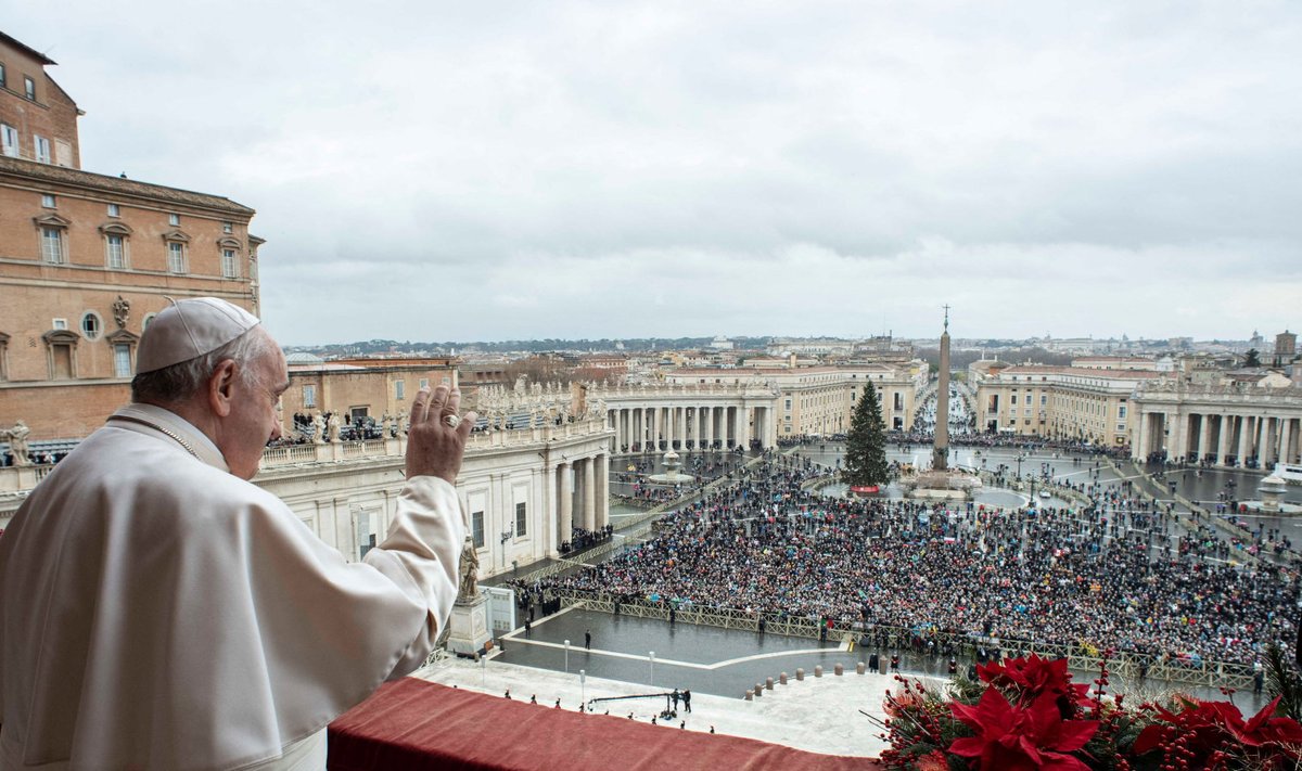 Jõuludeaegne paavsti Urbi et Orbi. Urbi et Orbi on paavsti kõne, mida ta peab pidulikke sündmuste puhul. Lisaks jõuludele on selline näiteks veel lihavõtted. 