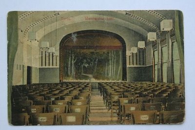Vanemuise teatrisaal pärast avamist 20. sajandi alguses.