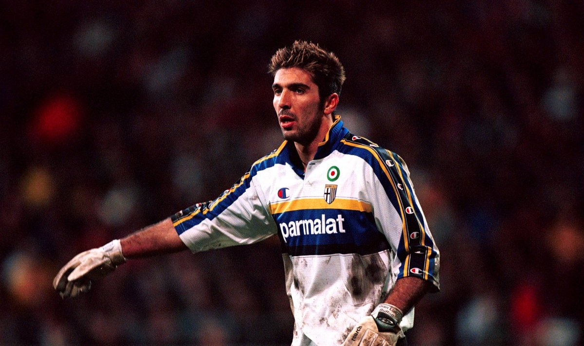 Gianluigi Buffon 1999. aastal Parma särgis
