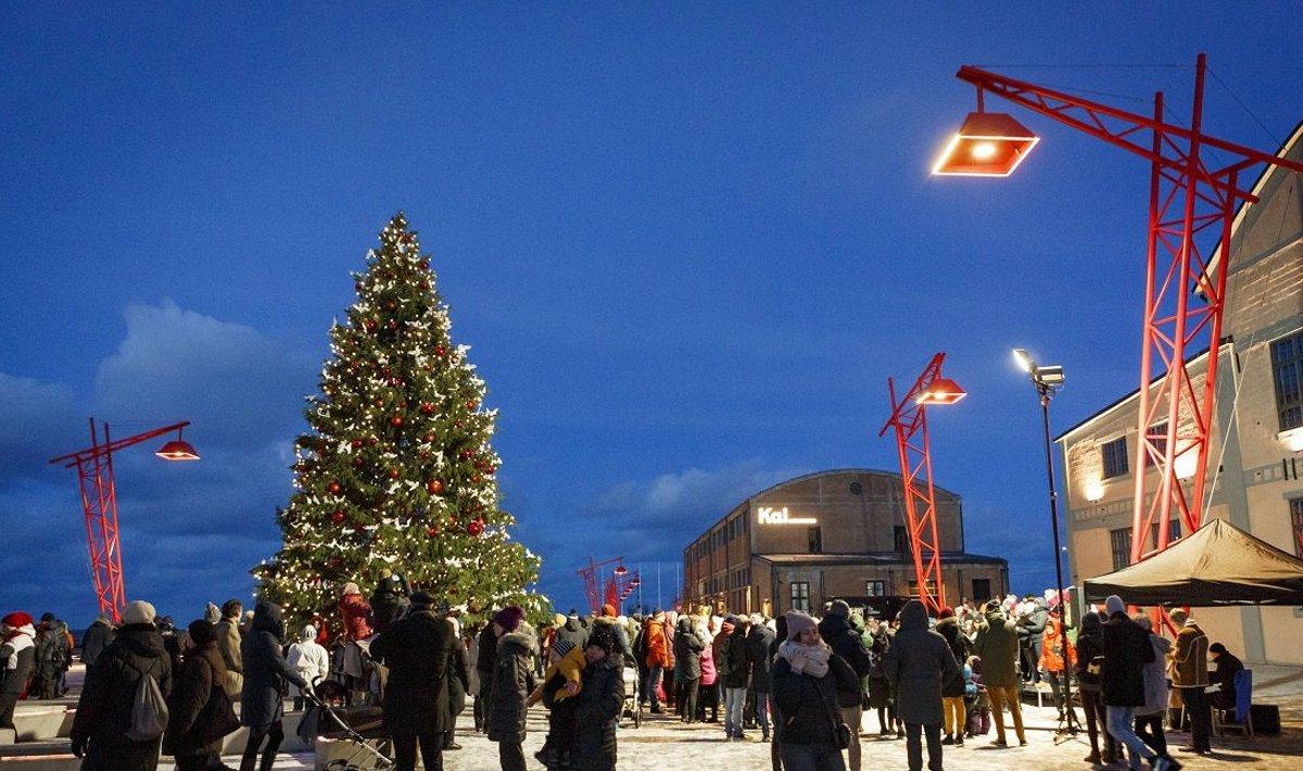 Серия посвященных ожиданию Рождества бесплатных мероприятий стартовала в минувшее воскресенье в Каламая на площади Ноблесснери