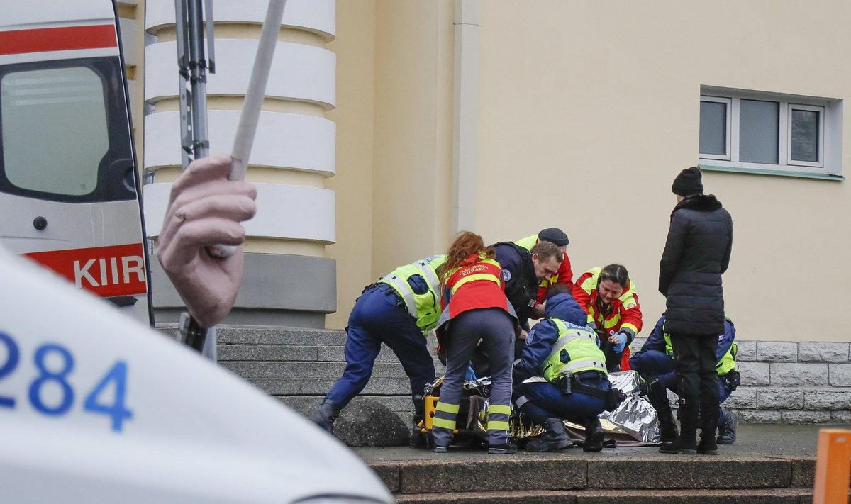 Politseinik sai Estonia juures vigastada