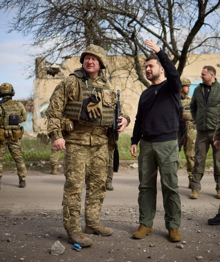 Ukraina president Volodõmõr Zelenskõi visiidil Avdijivkas Donetski oblastis. Foto tehtud 18. aprillil 2023.